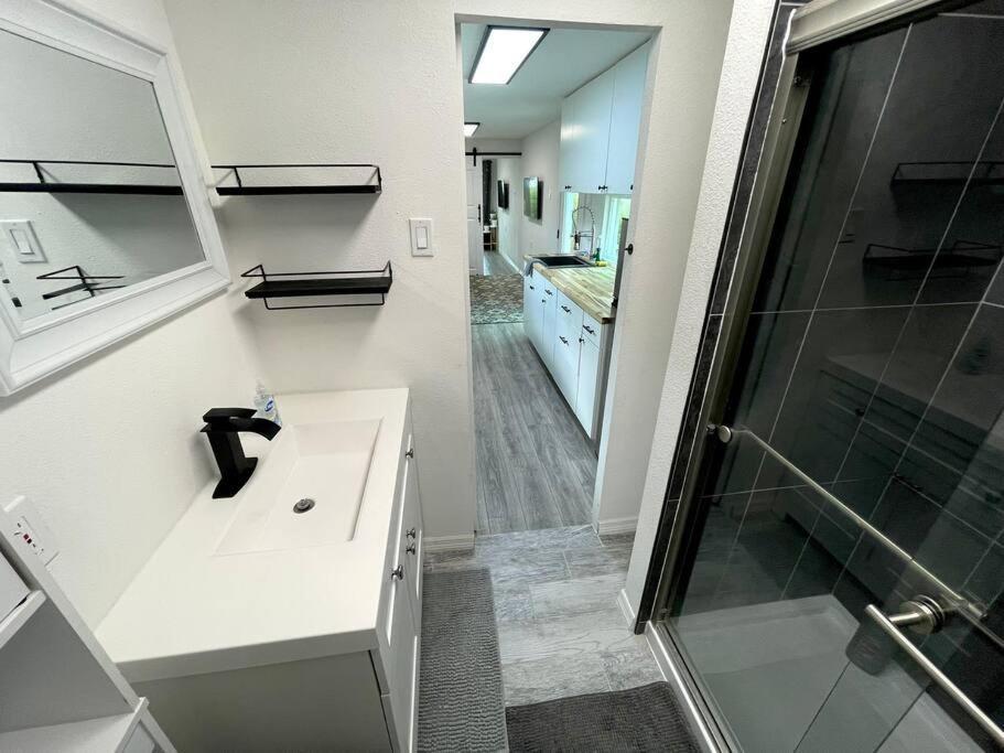 1Bed 1Bath Container Home Centrally Located Cypress Gardens Dış mekan fotoğraf